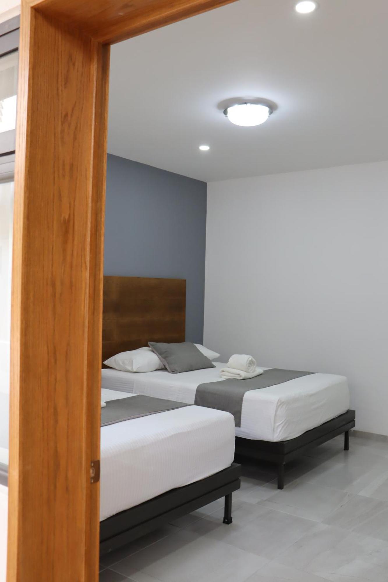 Hotel Riviera ซานฮวน เด ลอสลากอส ภายนอก รูปภาพ