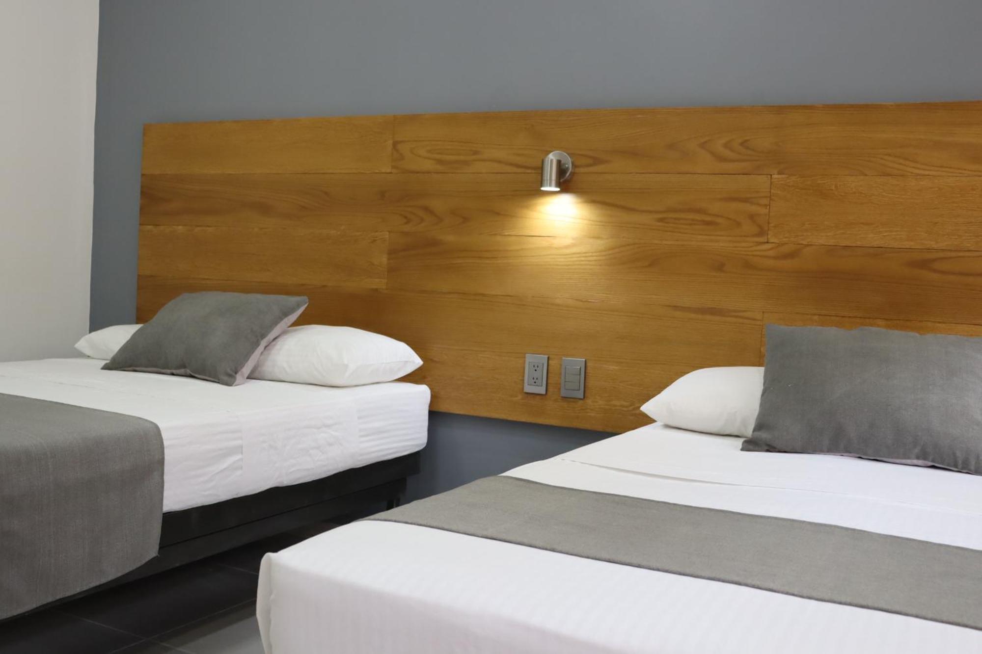 Hotel Riviera ซานฮวน เด ลอสลากอส ภายนอก รูปภาพ