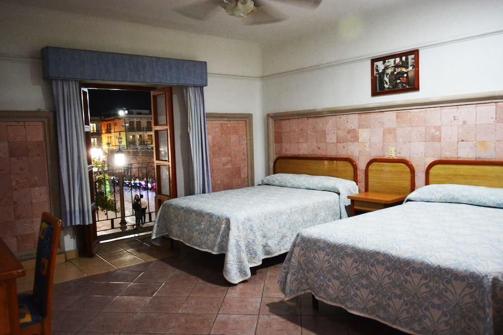 Hotel Riviera ซานฮวน เด ลอสลากอส ภายนอก รูปภาพ